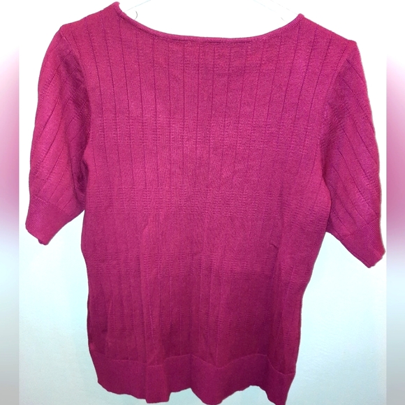 Maurices Sweetheart neckline fuschia Sweater size large excellent used condition - Picture 5 of 8